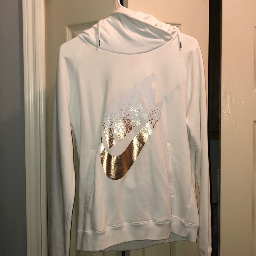 Brand new never worn women’s large Nike hoodie